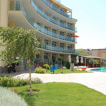 Julia Family Aparthotel