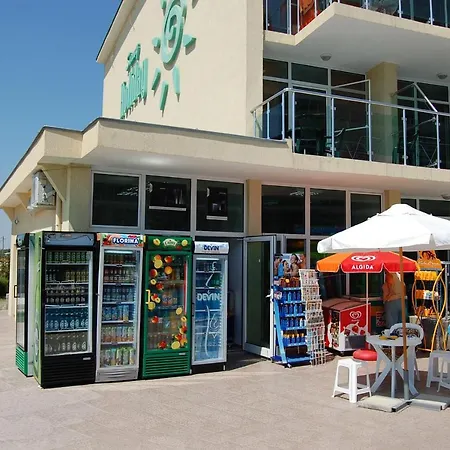 Aparthotel Julia Family 3*