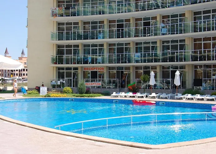 Aparthotel Julia Family 3*