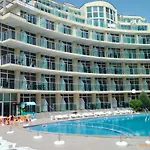 Julia Family Apartmanhotel