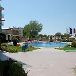 Julia Family 3* Napospart