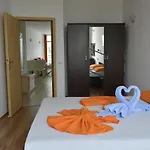 Apartmanhotel Julia Family 3*