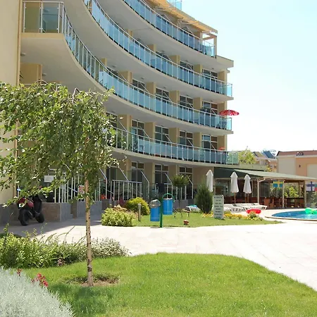 Julia Family Apartmanhotel