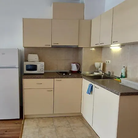 Aparthotel Julia Family 3*