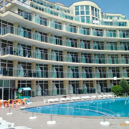 Julia Family Aparthotel