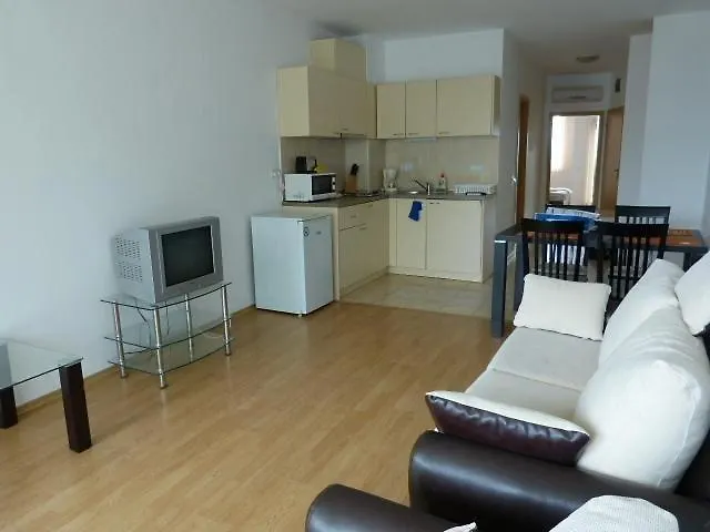 Julia Family Lägenhetshotell Slăntjev Brjag